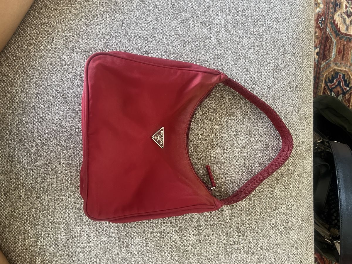 Prada Borse da donna: Prada Min Hobo Bag, Re-Edition 2000  – Usato da Basel venduto da noe_k52t 3