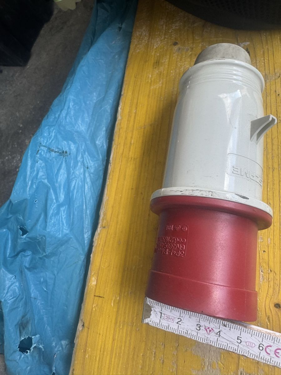 Spine: CEE-Stecker  32A 4pol 400V M – Nuovo (secondo la descrizione) da Grenchen venduto da faz_qgf2 3