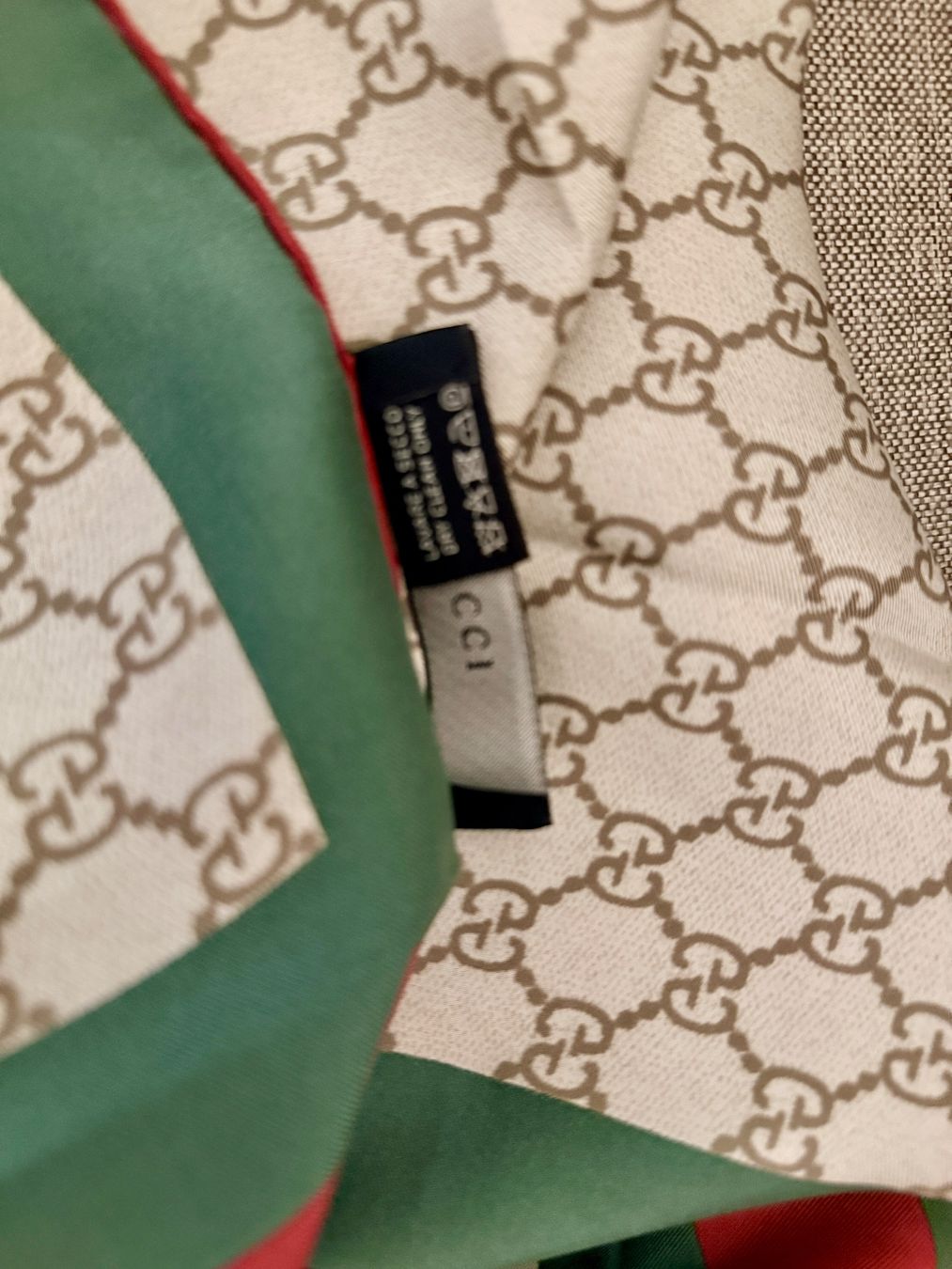 Gucci Foulard & Sciarpe: GUCCI Foulard – Usato da Genève venduto da mar_g5r2 1