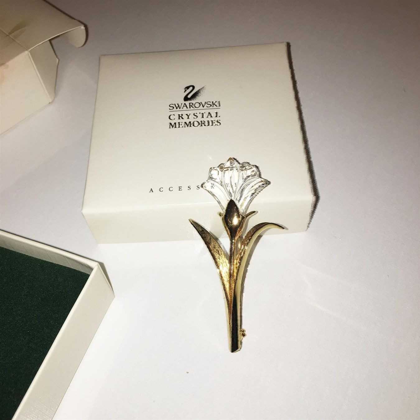 Swarovski Spille & Fermagli: SWAROVSKI Brosche Blume Crystal Memories – Nuovo (secondo la descrizione) da Zug venduto da smile060 8