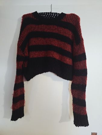 Bershka Strickpullover, Gr. S, rot-schwarz gestreift.