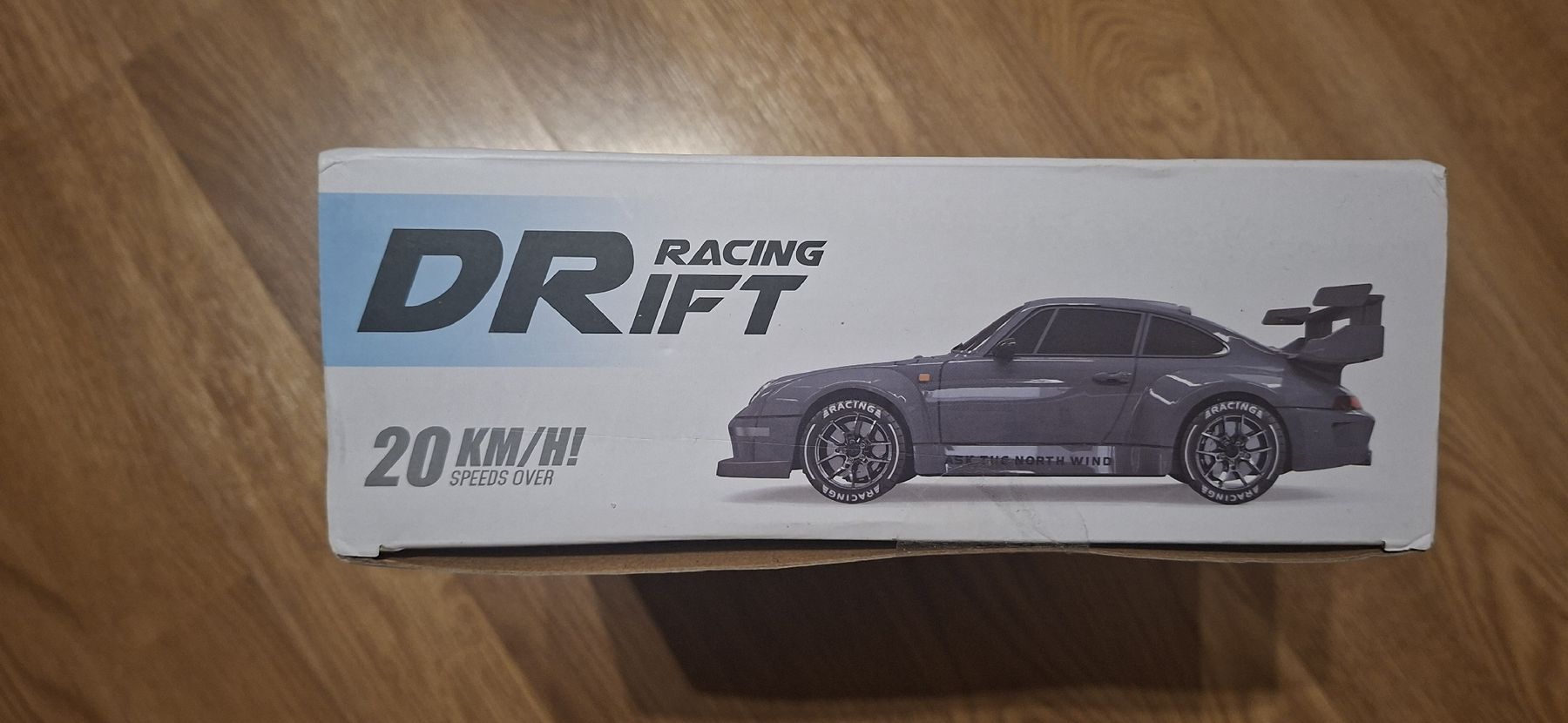 Modellismo RC: RC Drift Racing Auto 1:24 mit LED, 4WD – Usato da Ricken SG venduto da Oesti.ha 1