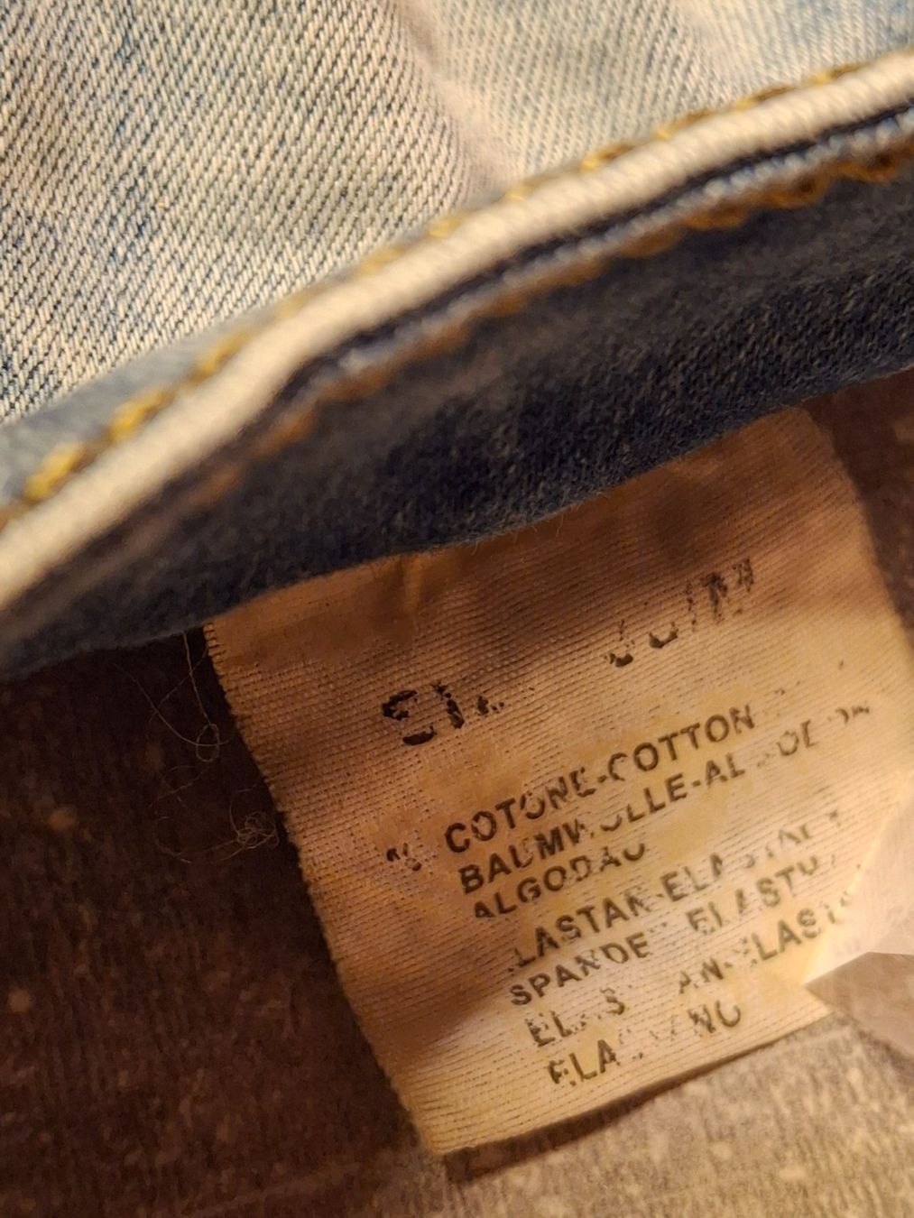 Jeans: Pantalon jeans taille M marque Newplay – Gebraucht aus Villiers von san_jn5w 5