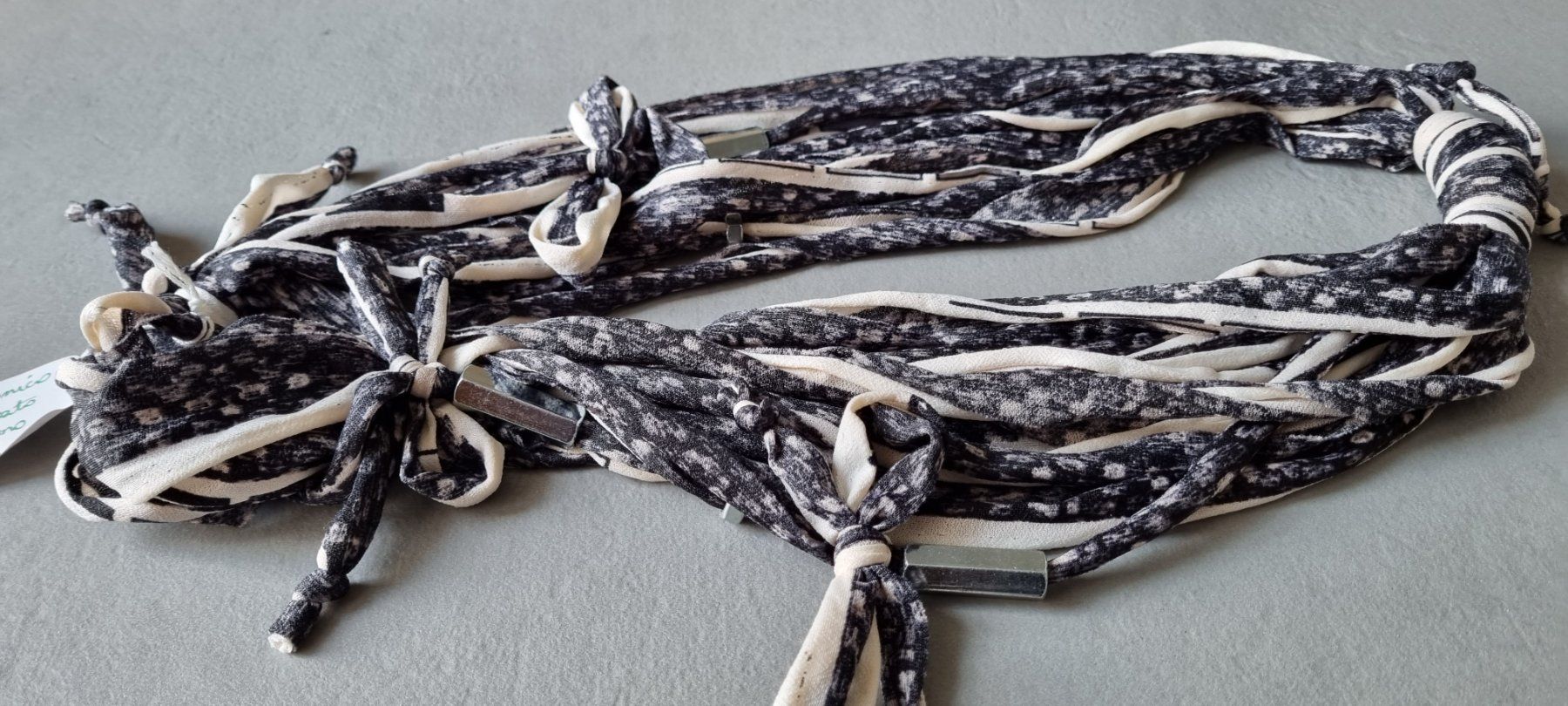 Colliers: Collier sautoir multi-rangs FAIT MAIN pièce unique coton – Neuf avec emballage d'origine à vufflens la ville par Veuveclicquot 4