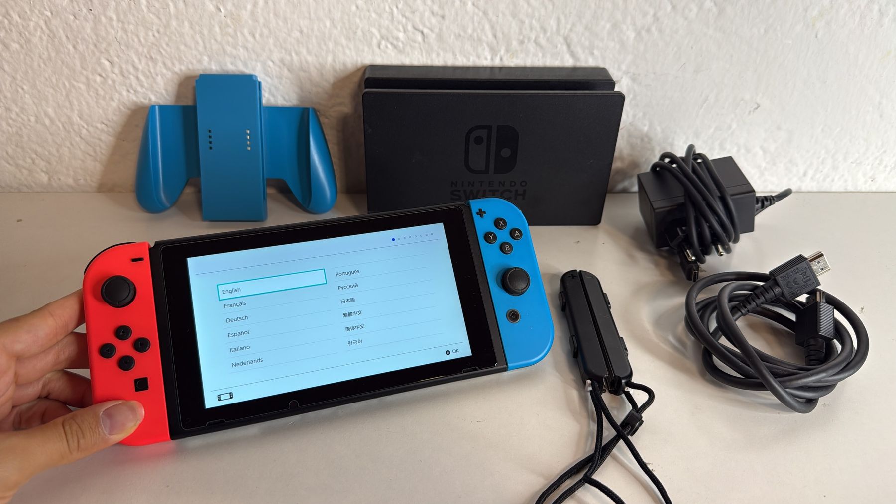Nintendo Konsolen: Nintendo Switch Konsole mit Zubehör  – Gebraucht aus Ehrendingen von lax21
