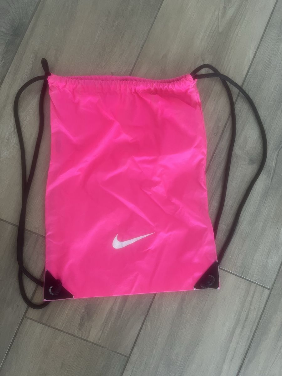 Nike Borse da donna: Nike Sportbeutel pink – Usato da Dübendorf venduto da ali_g7p8