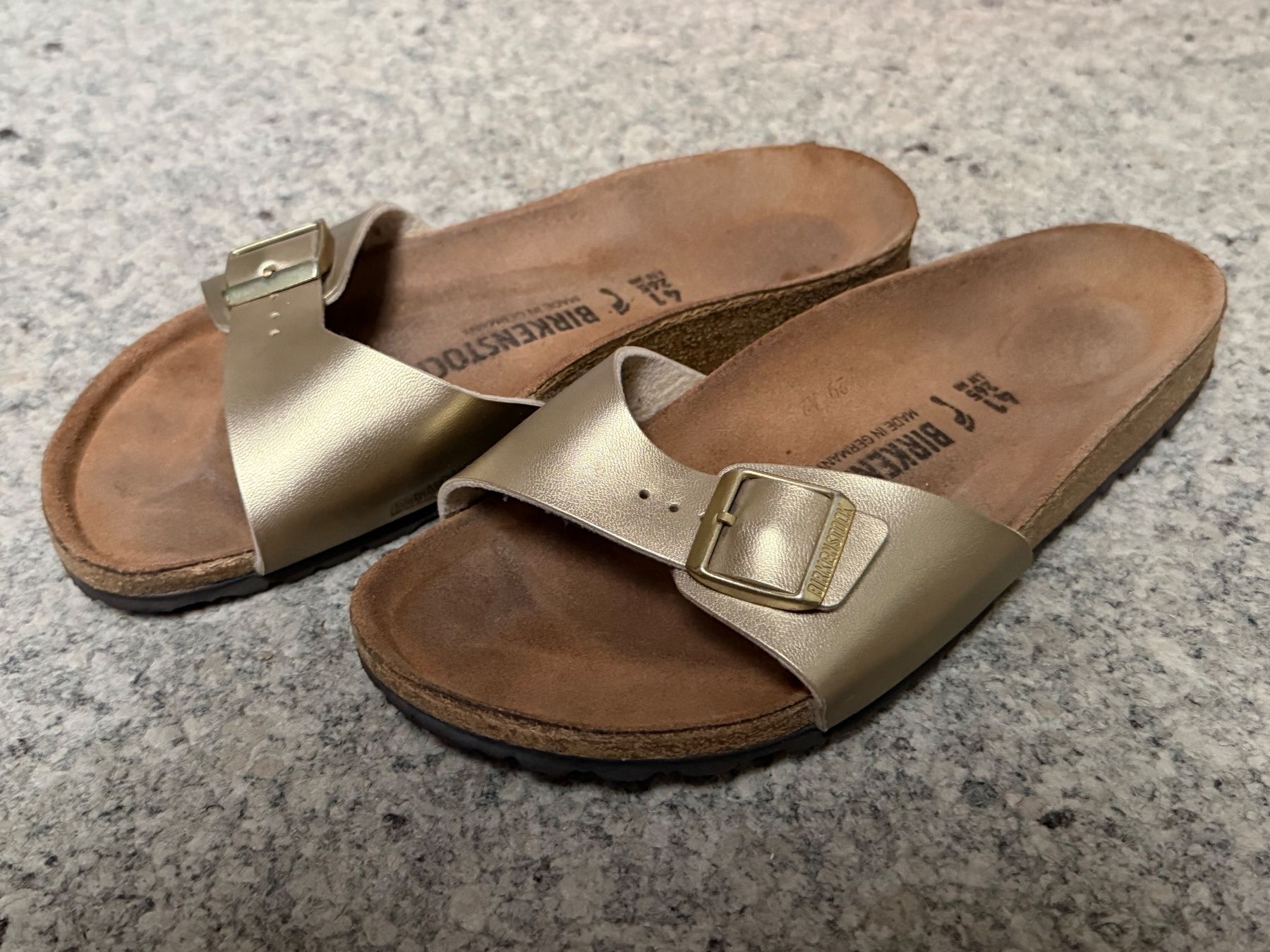 Birkenstock Chaussures femmes: Birkenstock Madrid Gold, Gr. 41 – D'occasion à Wattwil par edel88