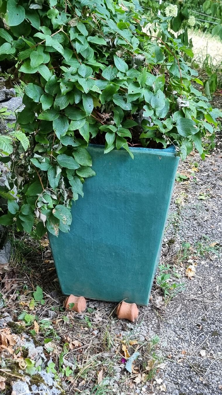 Blumentöpfe: Blumentopf Keramik grün – Gebraucht aus Twann von MW51