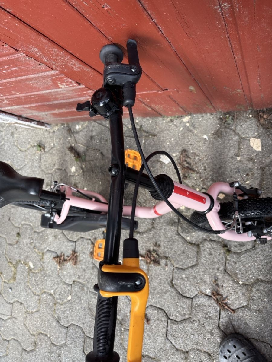 Decathlon Velos: BTWIN Kinder Velo 2-in-1 Discover 500 rosa, 14 Zoll Top! – Gebraucht aus Beckenried von silvanbue 2