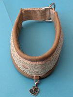 Halsband mit Herzanhänger, schick verziert, Leder