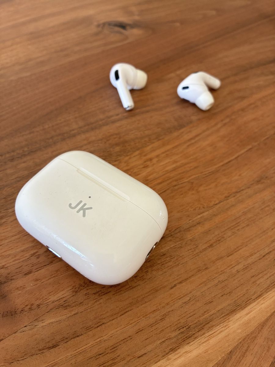 Apple Cuffie: AirPods Pro 2 Gen. mit Zubehör – Usato da Interlaken venduto da Andri2000I 2