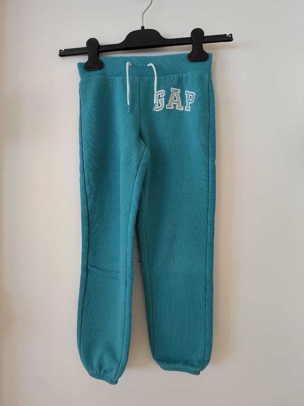 Gap Pantaloni: Traininghose Mädchen Gr. 122 / GAP – Usato da Schöfflisdorf venduto da kin_2dp9