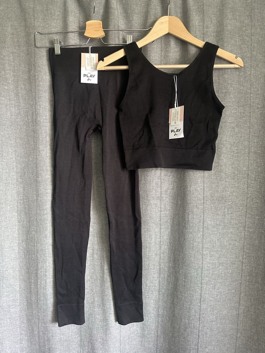 Only Leggings: Seamless Gym / Yoga Set – Nuovo e nell'imballaggio originale da Uitikon Waldegg venduto da MGC 1