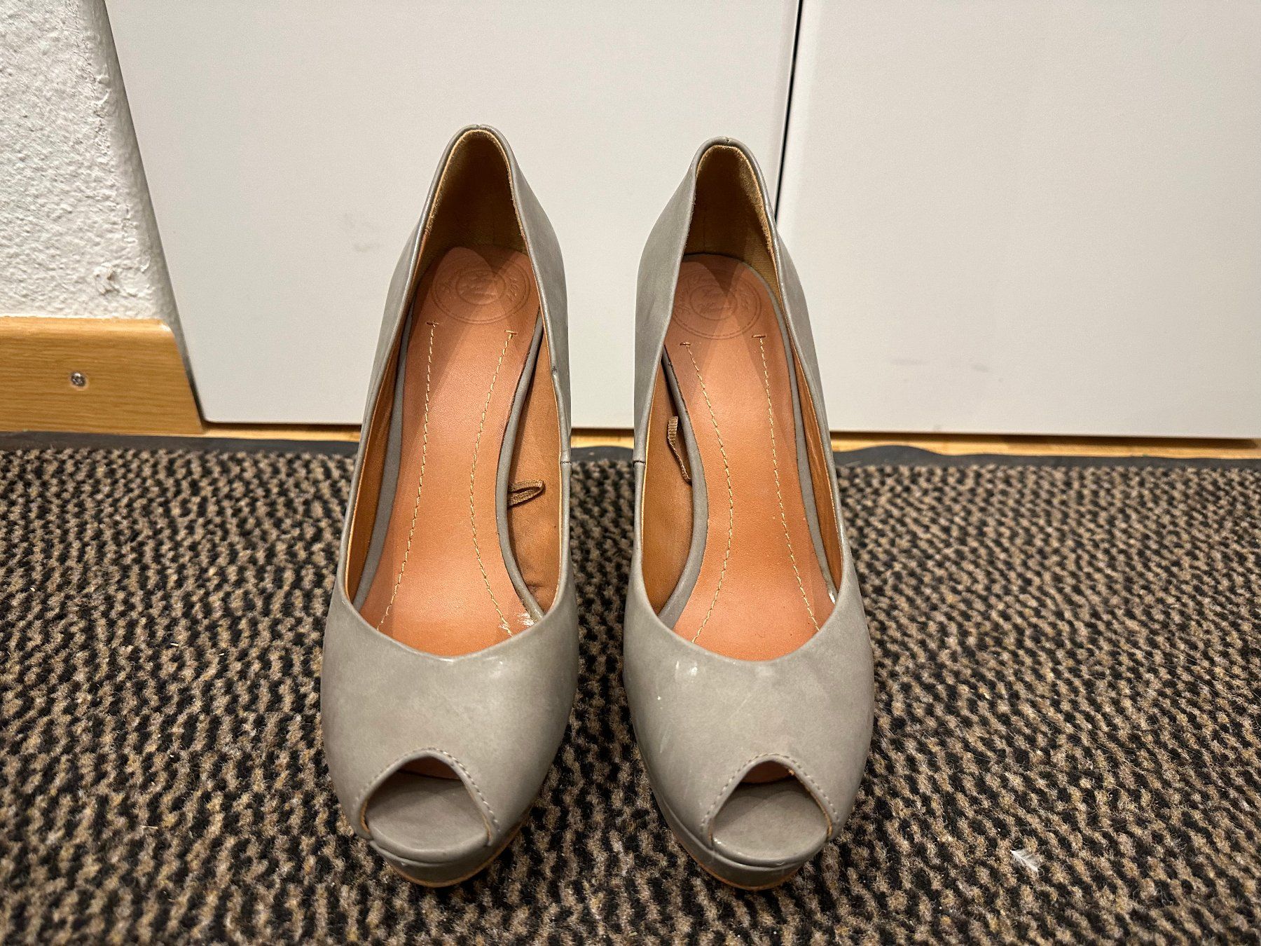 Zara Scarpe da donna: High Heels Peeptoe grau Gr. 37 – Usato da Winterthur venduto da nelead 1
