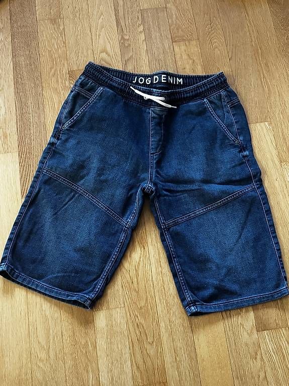 Jeans: Jeans Shorts – D'occasion à Dornach par jon_687v