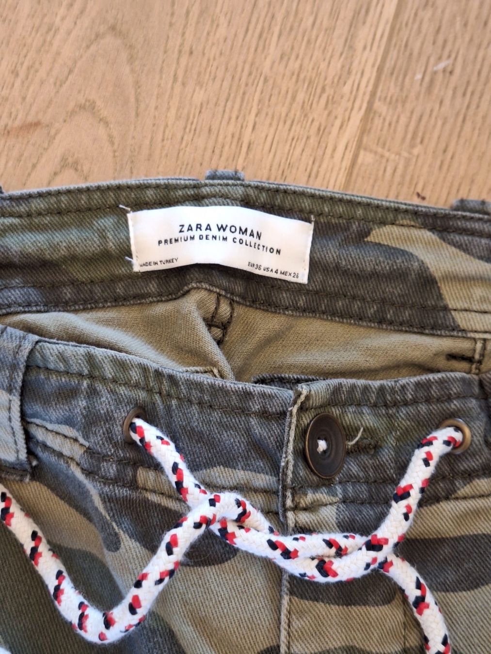 Zara Pantaloni: Short kaki avec broderies Zara – Usato da Genève venduto da bha_jcf5 4