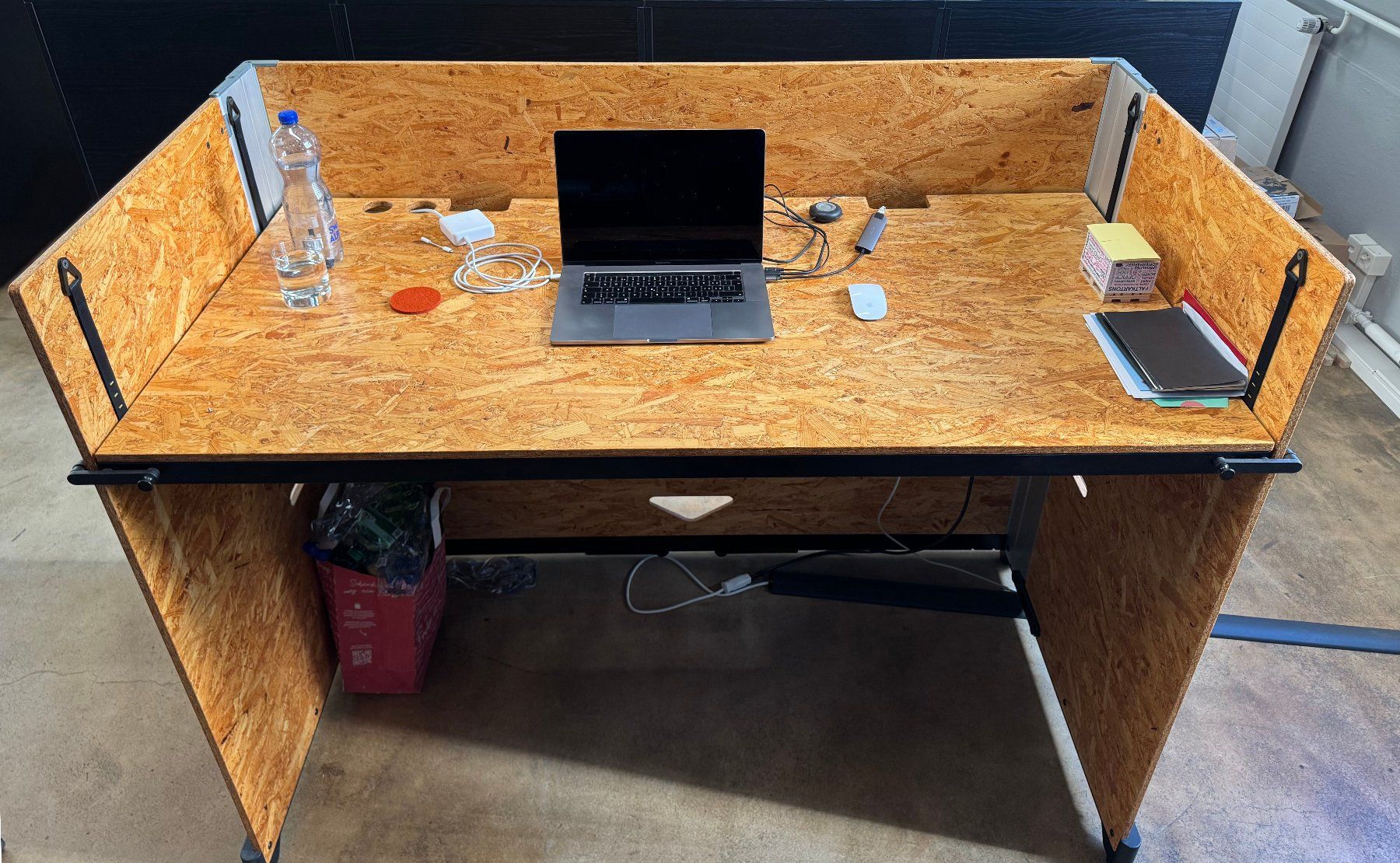 Vitra Scrivanie: Vitra Hack Schreibtisch – Usato da Würenlos venduto da Herr_Marktschreier 2
