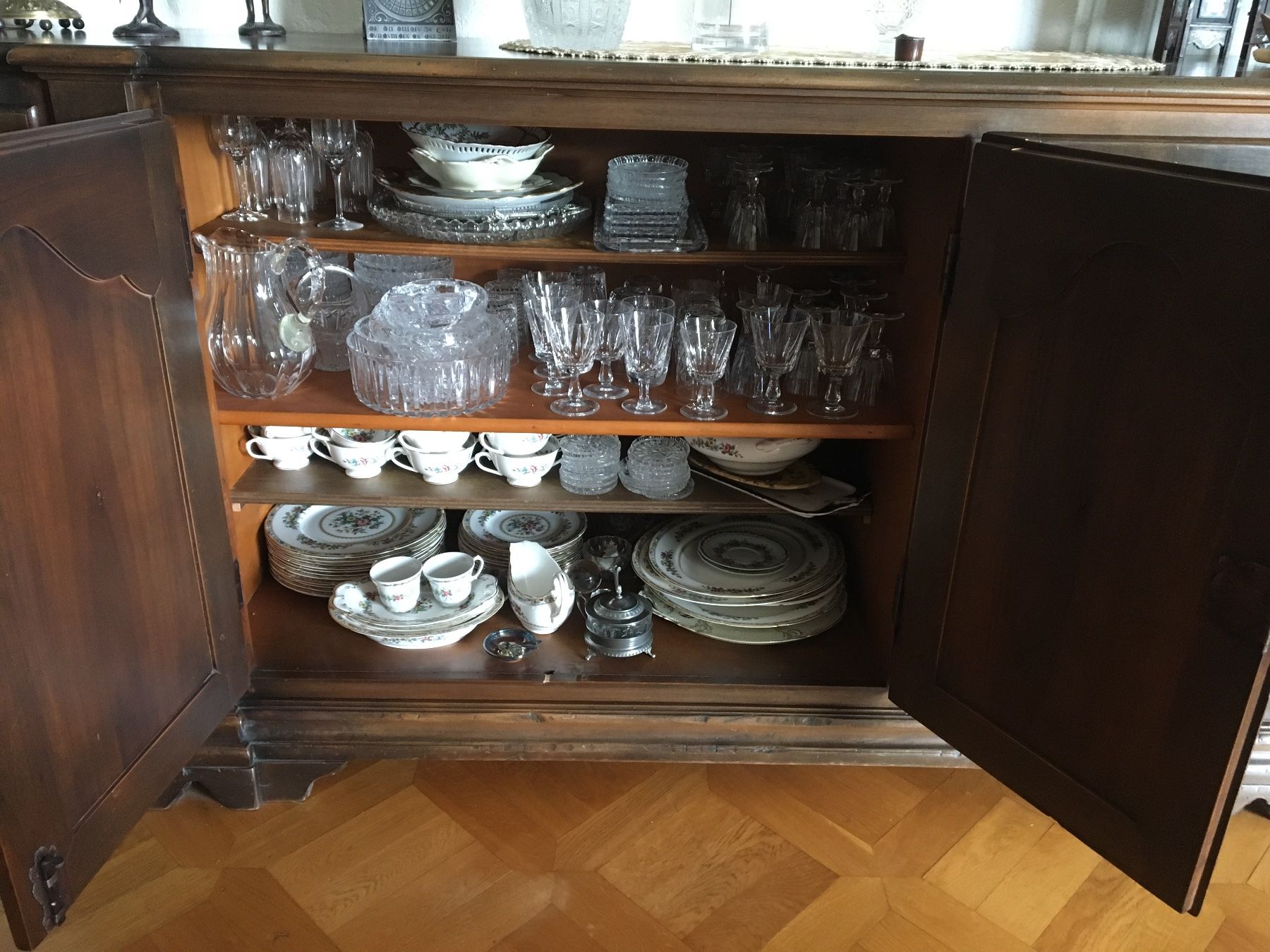 Credenze: Buffet en bois style rustique – Usato da Vufflens-le-Château venduto da vcourvoisier 1