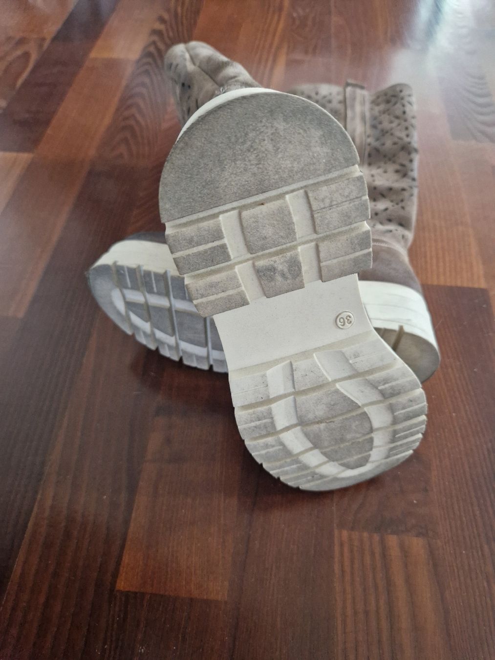 Scarpe da uomo: Perforierte Stiefel taupe Gr. 36 – Nuovo (secondo la descrizione) da Zürich venduto da stefanella 7