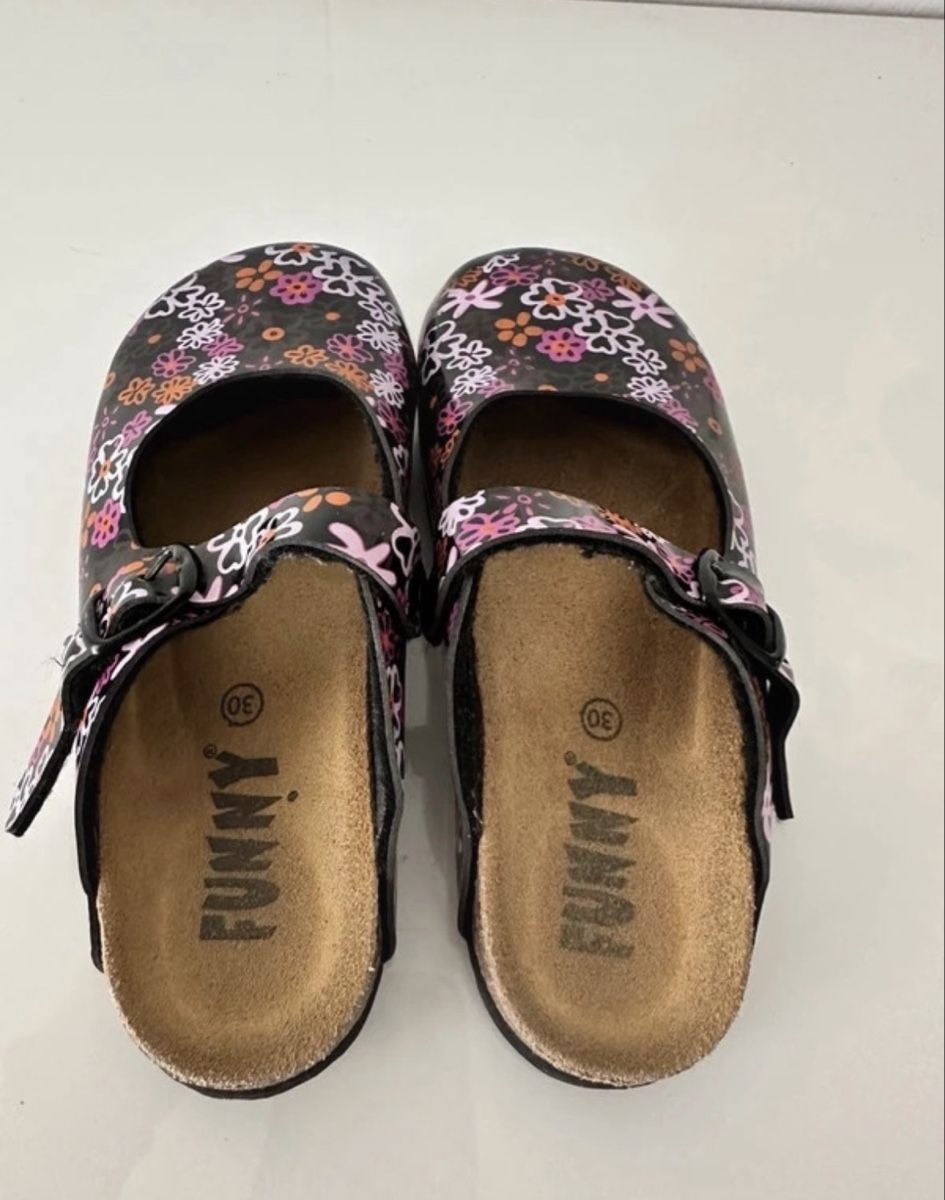 Scarpe per ragazze: Funky mädchen Hausschuhe clogs blumenmuster schwarz 30 – Usato da Walzenhausen venduto da auw_sx8w 1