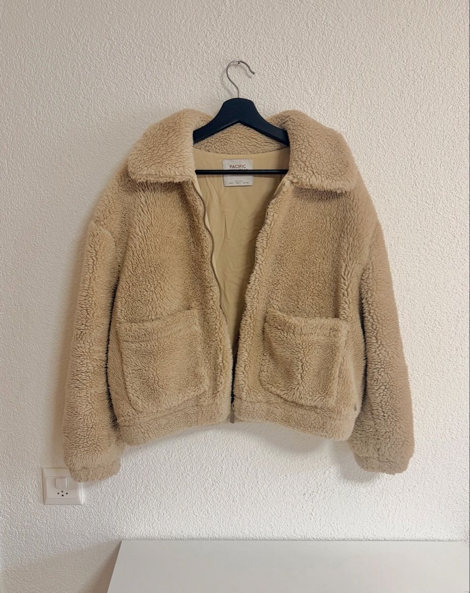 Pull&Bear Giacche: Jacke aus Teddyfell – PULL&BEAR – Usato da Bonstetten venduto da AngelaF23 4
