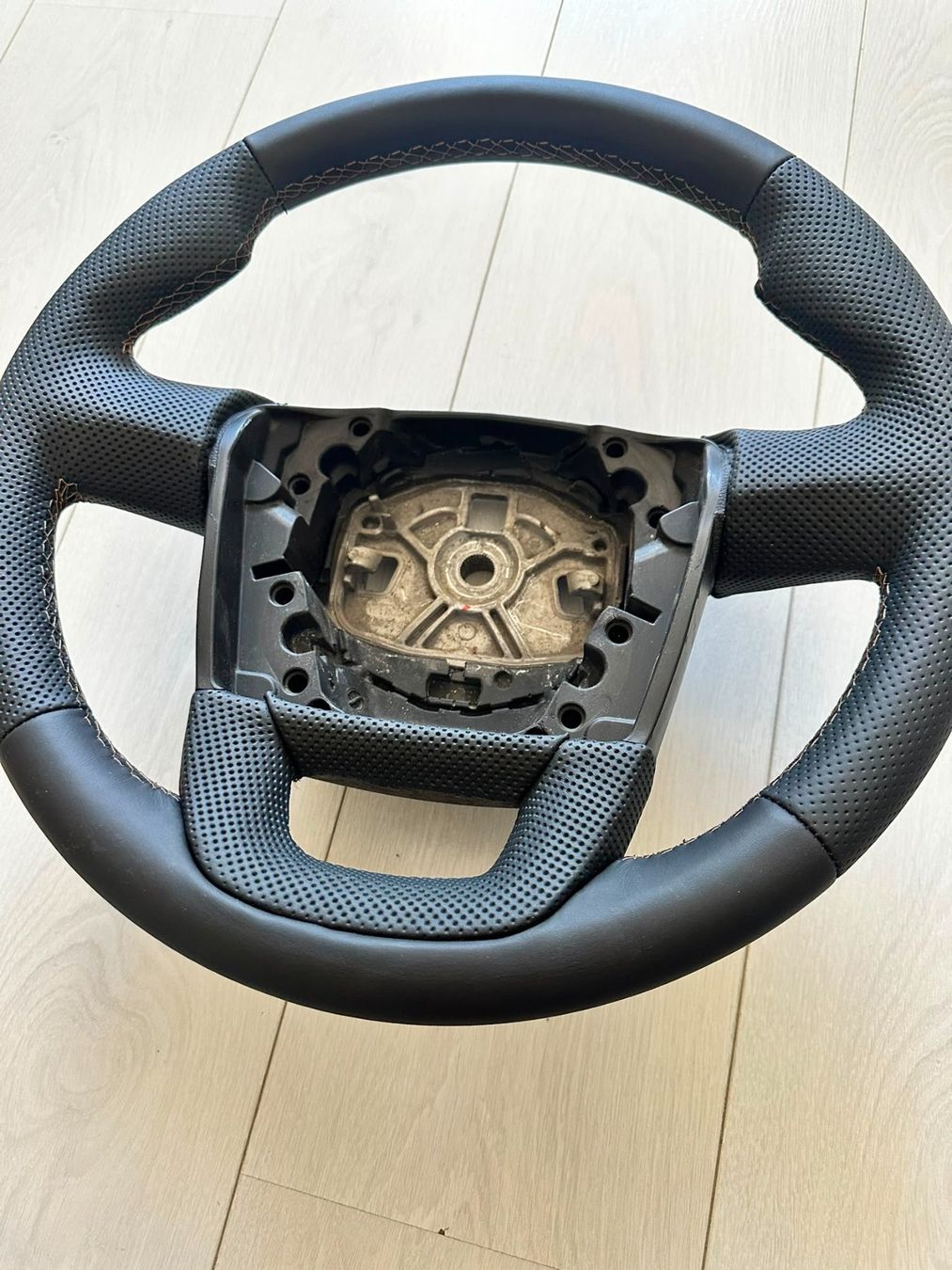 Iveco Tutti pezzi di ricambio auto: NEU SPORT Leder lenkrad IVECO – Nuovo (secondo la descrizione) da Auw venduto da Neo_z2rq 1