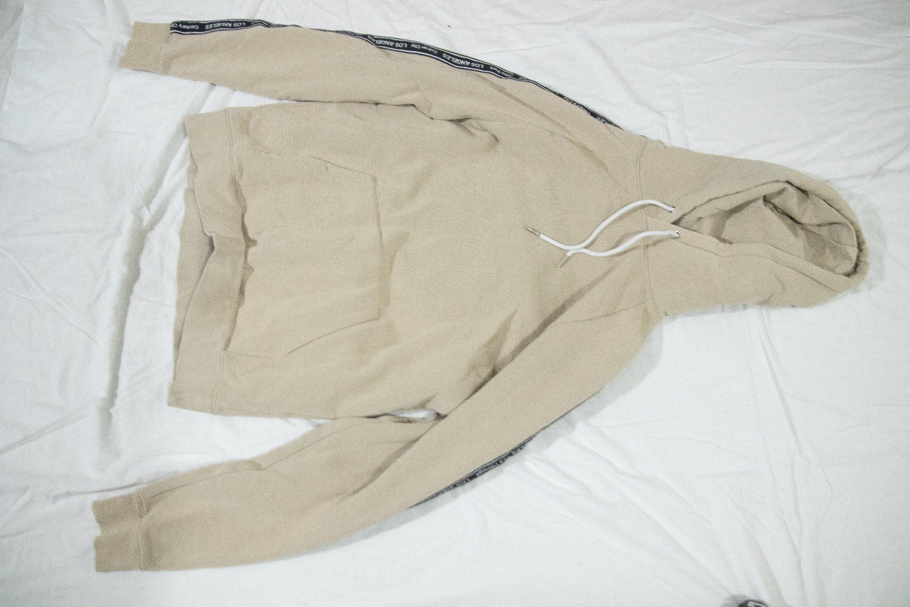 H&M Maglioni & Felpe: Beiger H&M Kapuzenpullover, Grösse M – Usato da Buchrain venduto da Lumonitore
