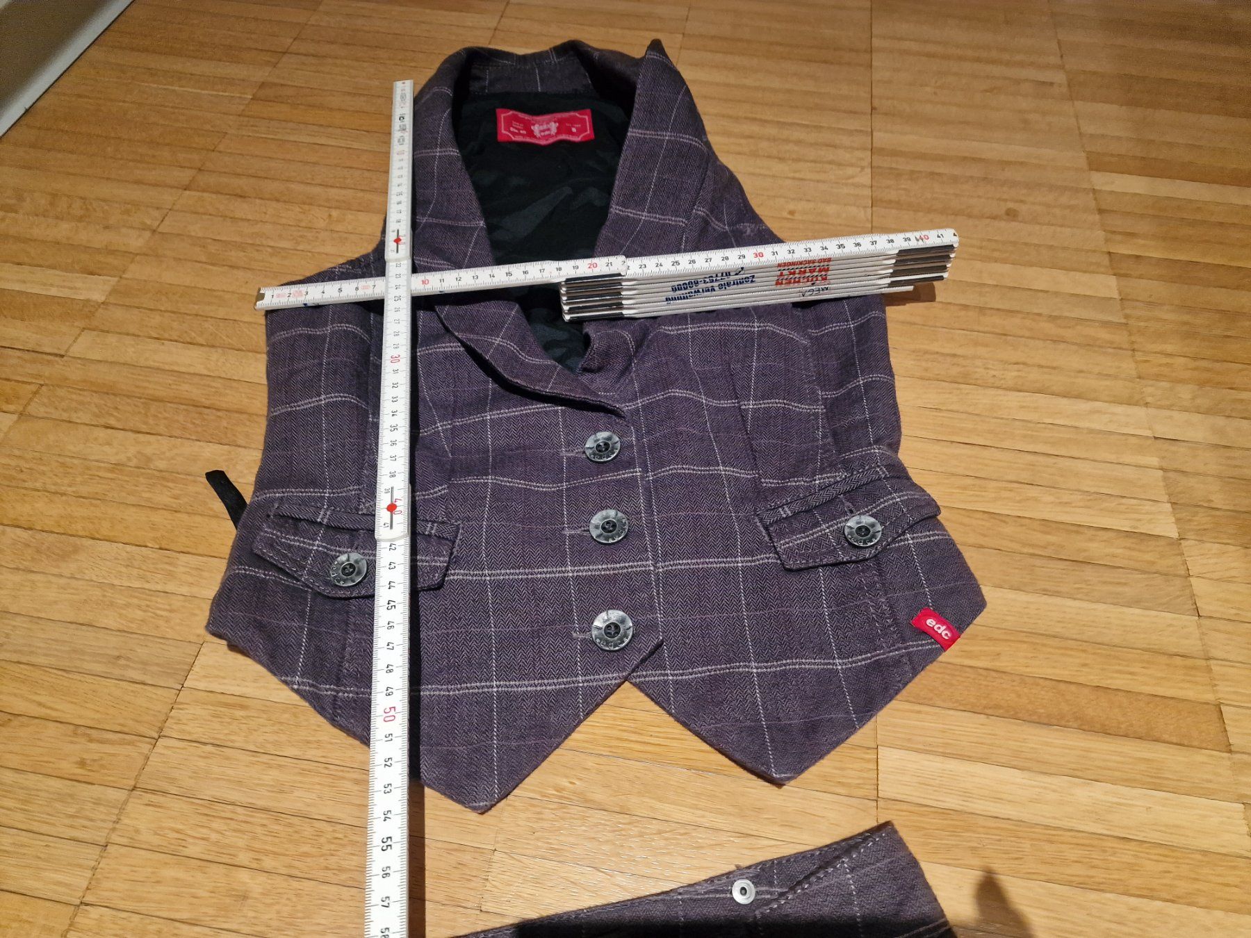 Esprit Gonne: Rock und Gilet – Usato da Laufenburg venduto da megane1959 2