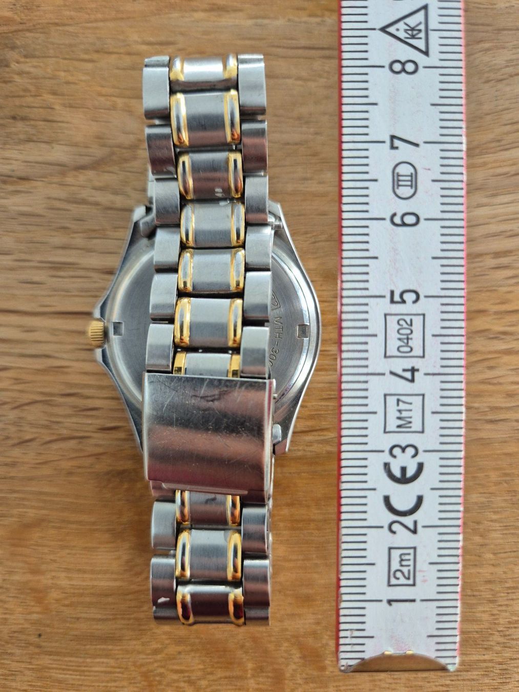 Casio Orologi: Casio Armbanduhr, silbern und gold – Usato da St. Erhard venduto da Saskia0 1