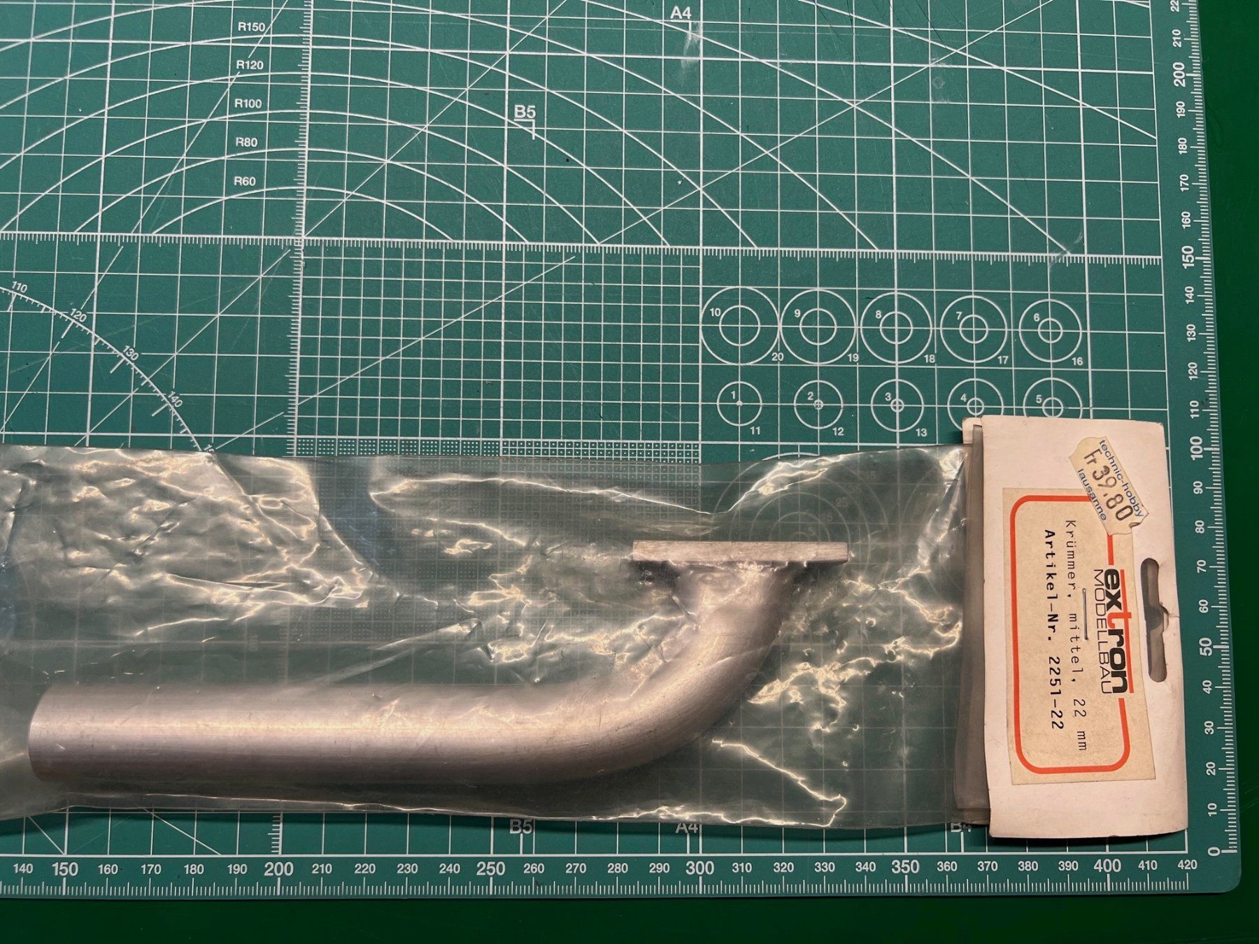 Modellismo RC: coude en aluminium – Nuovo e nell'imballaggio originale da Lausanne venduto da Techobby