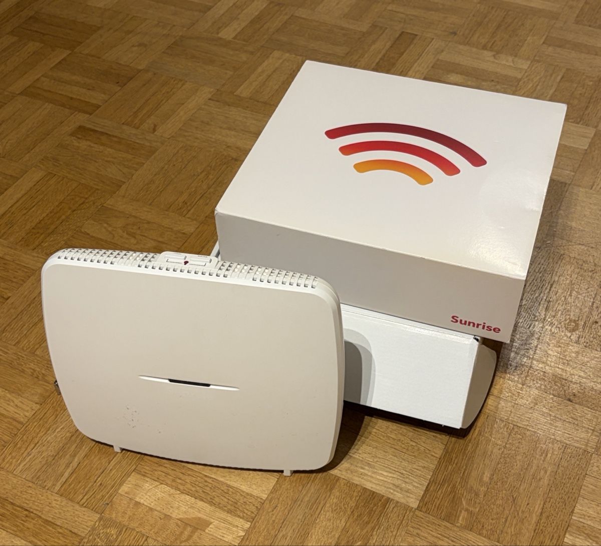 Sunrise Modem & Router: Sunrise Internet Box with original packaging – Usato da Interlaken venduto da giorgiotraverso