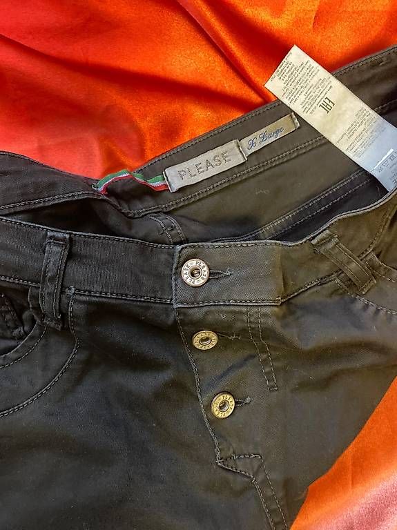 Pantaloni: Please Hose XL – Usato da St. Gallen venduto da Konstanza 2