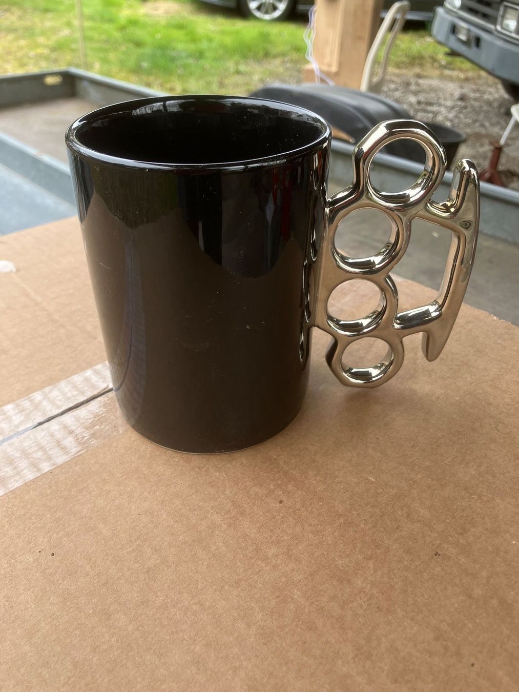 Tazze: Thabto Tasse mit Schlagring-Griff -Ein echter Hingucker!Neu! – Nuovo e nell'imballaggio originale da Dintikon venduto da 51rh 3
