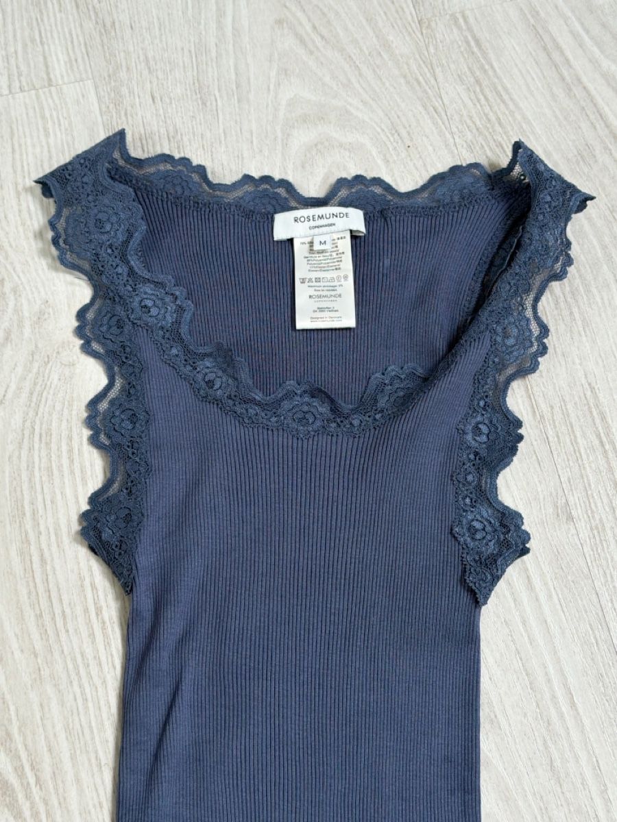 Rosemunde Top: Rosemunde Top – Nuovo (secondo la descrizione) da Wiesendangen venduto da Jafani 2