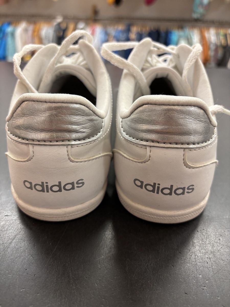 Adidas Chaussures femmes: Adidas Sneaker, Grösse 40 – D'occasion à Büren an der Aare par Nikito2001 2