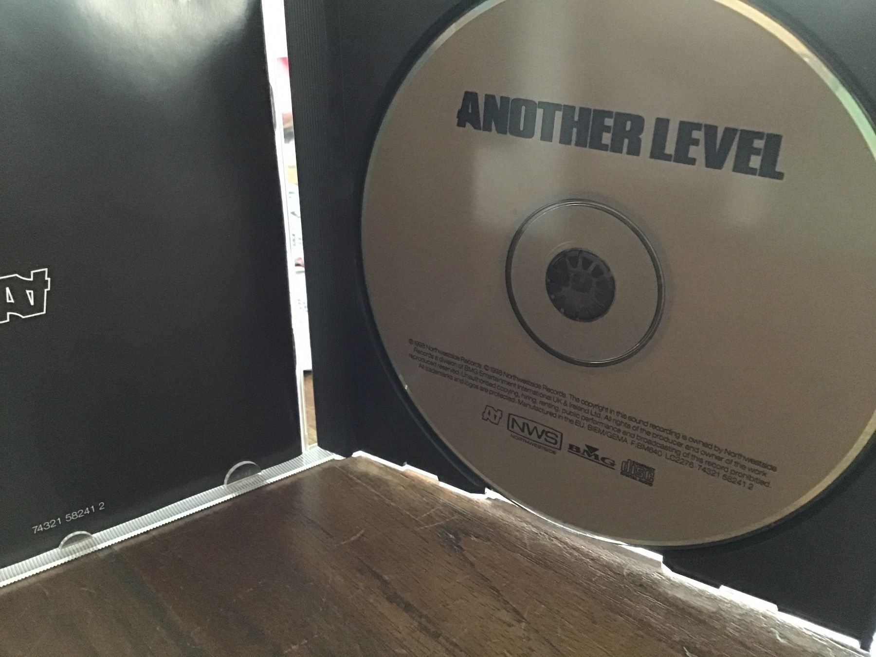 CD: another level – Usato da Thierachern venduto da sweden08 2