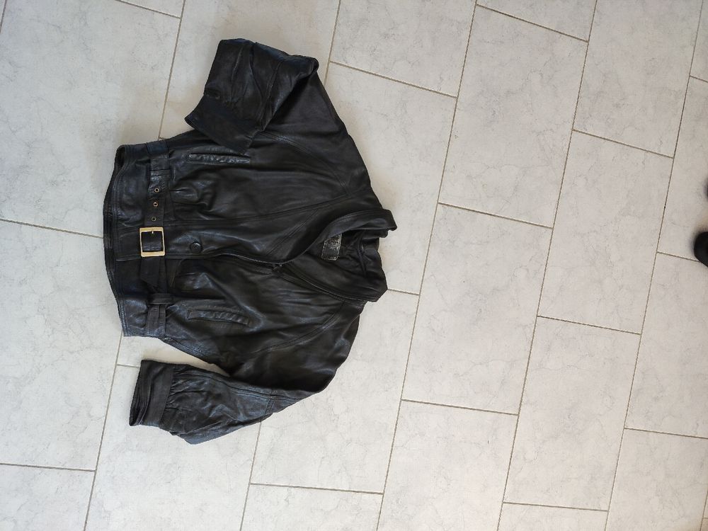 Giacche: Coole Vintage-Lederjacke in Schwarz - Zeitloser Style – Usato da Mumpf venduto da Cresli01