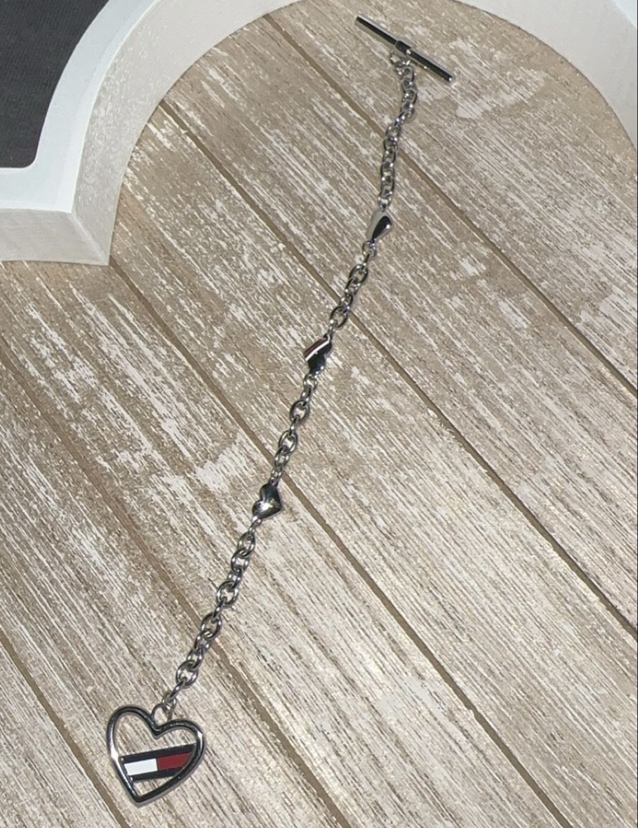 Tommy Hilfiger Bracciali & Braccialetti: Tommy Hilfiger Armkette silber mit Herzlogo – Nuovo (secondo la descrizione) da Oftringen venduto da tola19 1