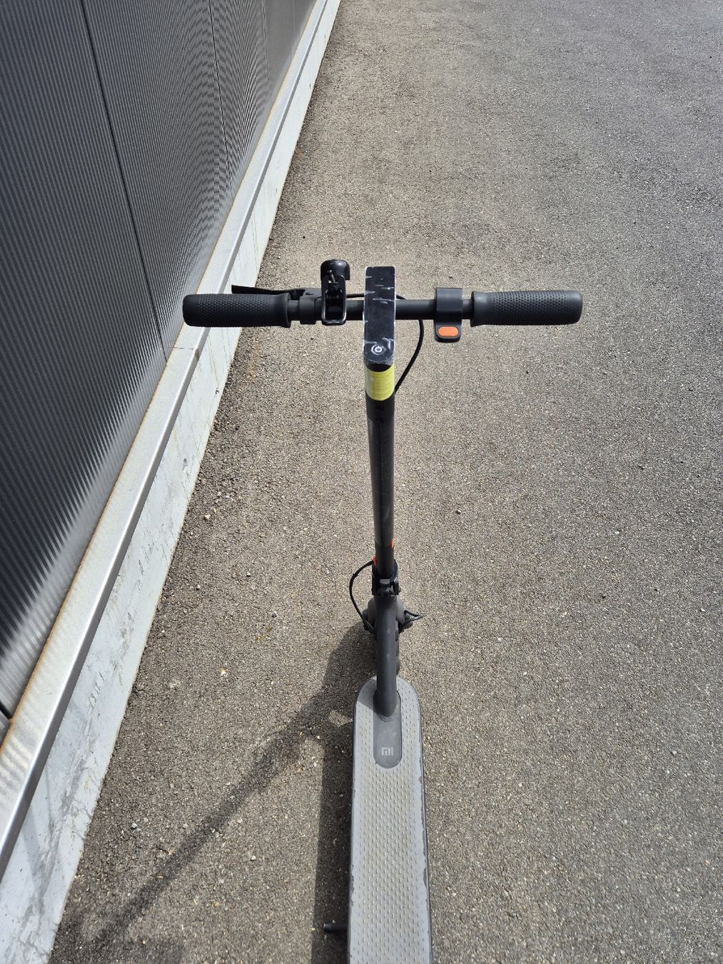 Xiaomi Kickboard: Xiaomi Mi Essential E-Scooter – Usato da Zuchwil venduto da Eheim_Mechanics 2