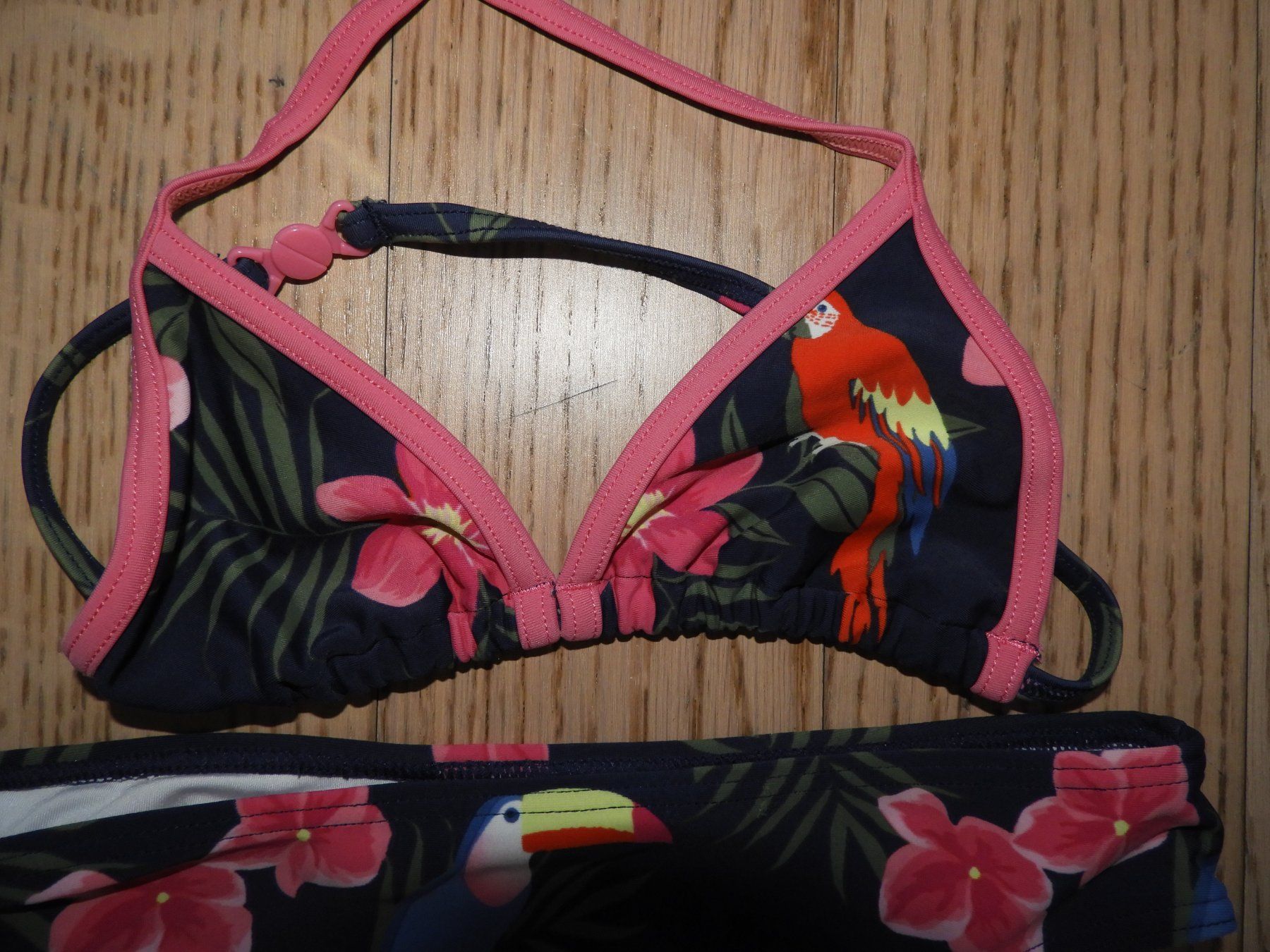 Costumi da bagno & Bikini: Bikini Set mit Sonnenhut Blumen Muster, Grösse 134/140 – Usato da Hergiswil NW venduto da Noema2006 3