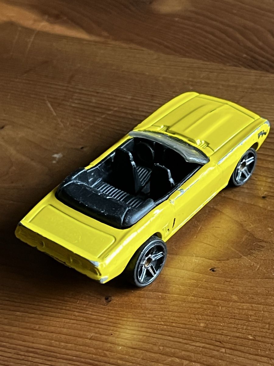 Hot Wheels Modellini d'auto: Camaro Convertible 1969 von Hotwheels – Usato da Basel venduto da EdiEberle 2