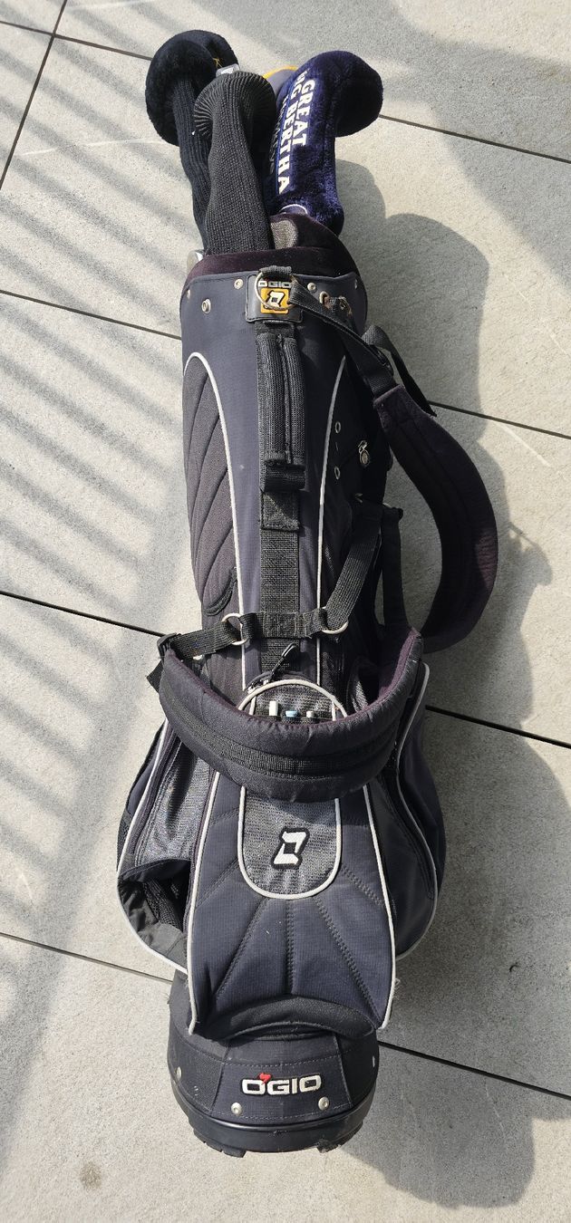 Clubs & Sets: Golfset komplett mit Bag, driver, Eisen, Putter     – D'occasion à Luzern par C12 3