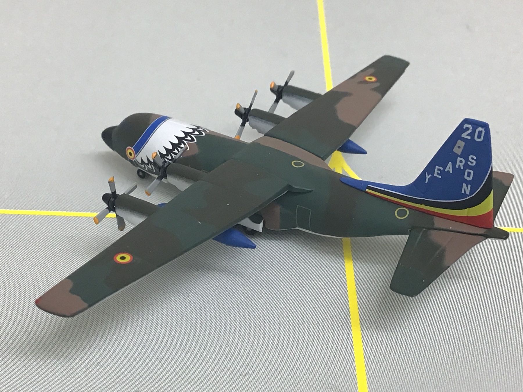 Lockheed Modellbausätze & Standmodelle: Herpa Lockheed C-130H 1/500 Belgian Air Force – Neu (gemäss Beschreibung) aus Männedorf von Spezial-Modelle 2