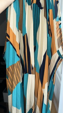 Jolie robe d'été plissée et colorée, taille M