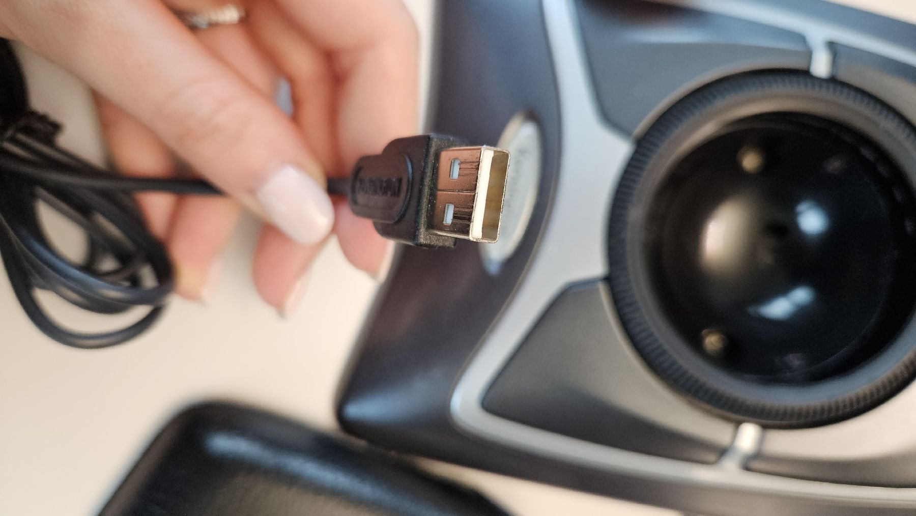 Kensington Mouse: Kensington Mous Ergonomisch mit Kabel – Usato da Kloten venduto da Jay_s_922 2