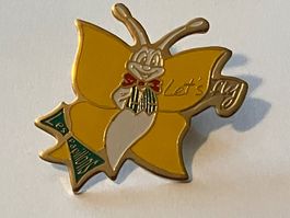 1 Pin let's fly Les Papillons
