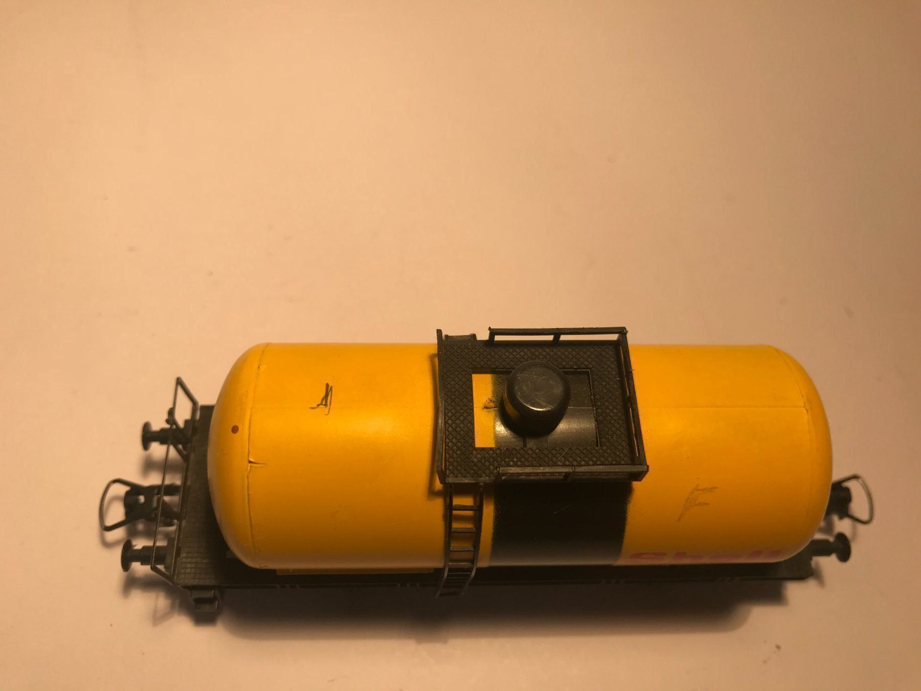 Lima Modelleisenbahnen: LIMA Schell Tankwagen 2713, DC Achsen – Gebraucht aus Buchrain von Modellbahn11 5