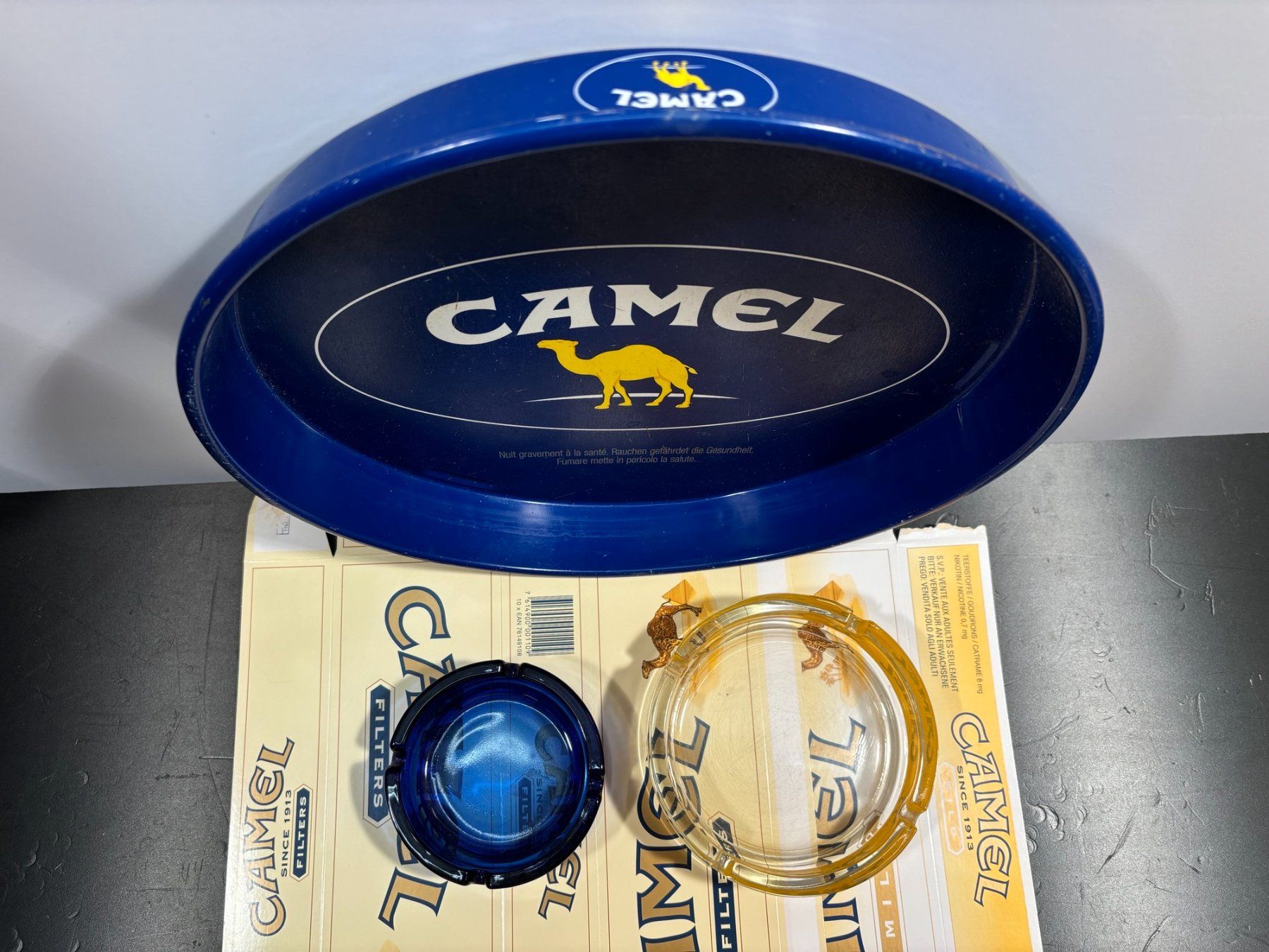 Camel Portacenere: 💥TOP Set Serviertablet Tablet ASCHENBECHER CAMEL ZIGARETTEN – Difettoso da Küsnacht ZH venduto da WARENSCHLEUDER 1