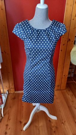 Damen Kleid VERO MODA Punkte Grösse 38 guter Zustand