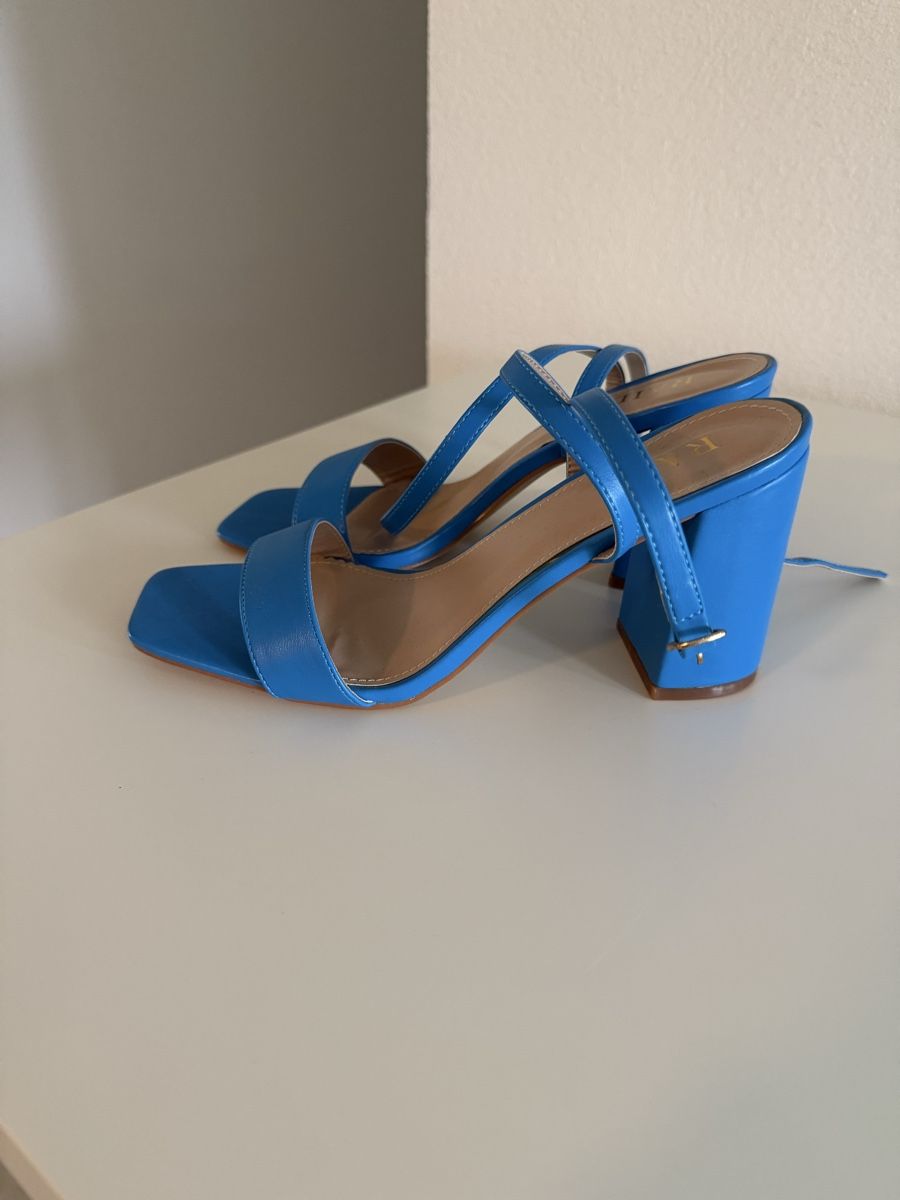 Damenschuhe: Blaue Raid Absatzschuhe NEU ab 2.- – Neu (gemäss Beschreibung) aus Wittenbach von ChiPhan 1